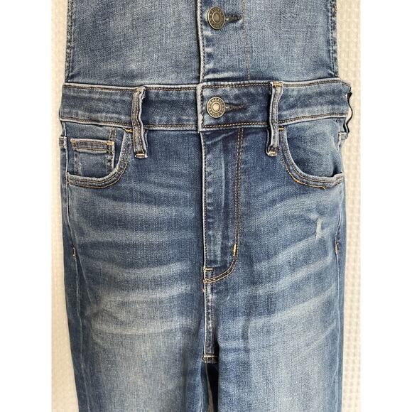 American Eagle Hi Rise Crop Flare Overalls SZ 8 SHORT Raw Hem - Picture 4 of 9